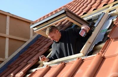 Pose de fenêtres de toit Velux à Saint-Jean-Kourtzerode